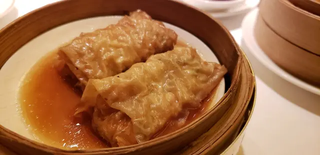 鮑汁蝦肉鮮竹卷