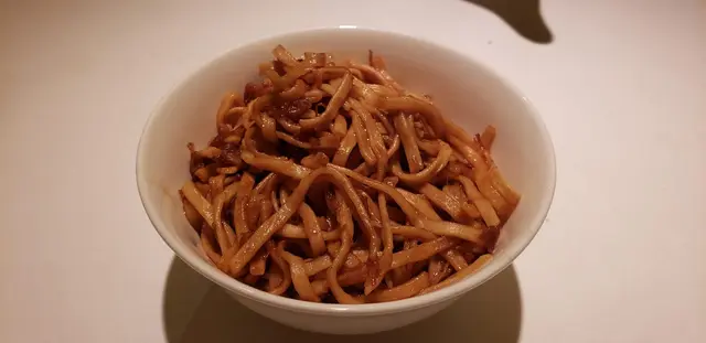 鮑魚汁撈麵