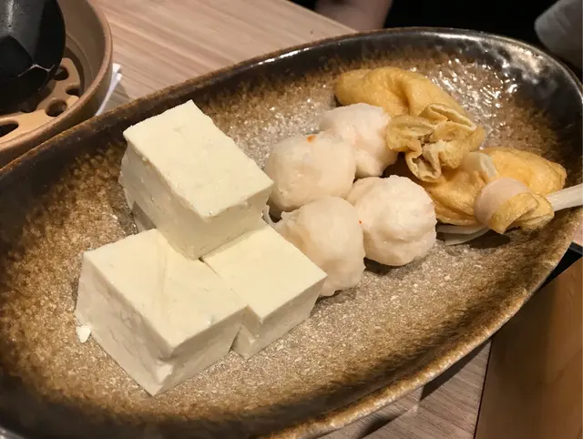 左起: 木棉豆腐$22,蝦丸$29,福袋年糕$32