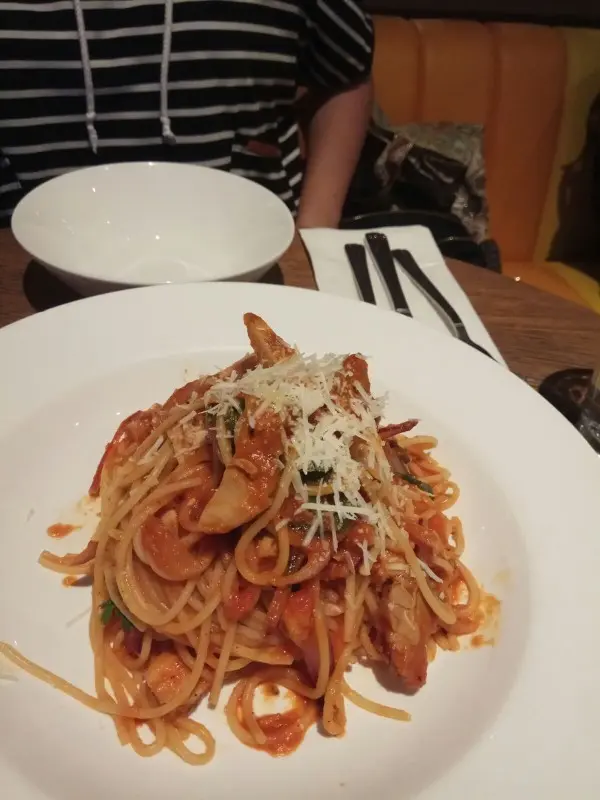 燒雞肉鮮茄汁意粉