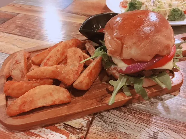 自家製手打牛肉漢堡