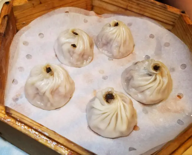 黑松露小籠包