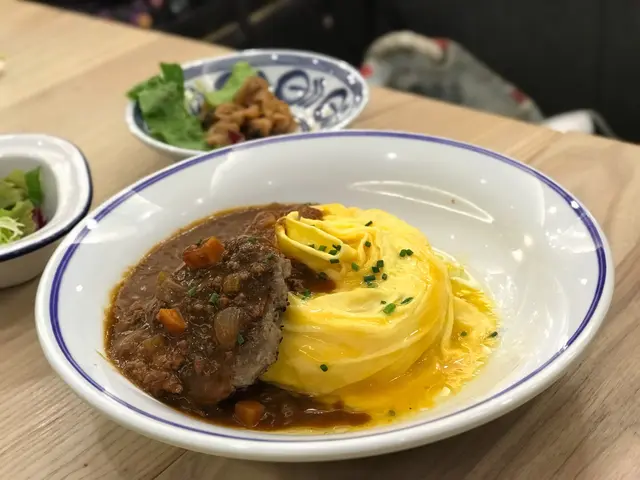 紅酒汁漢堡半熟玉子蓋飯