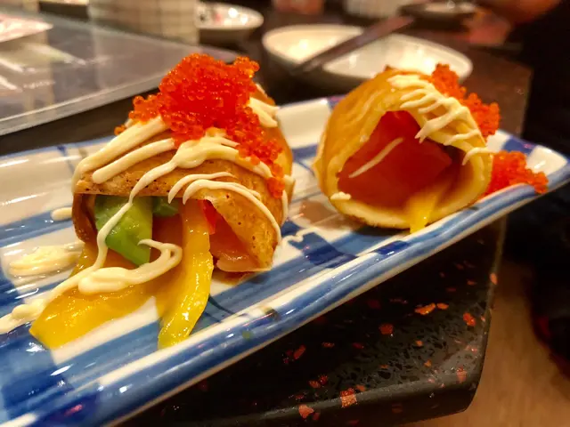 牛油果芒果三文魚班戟