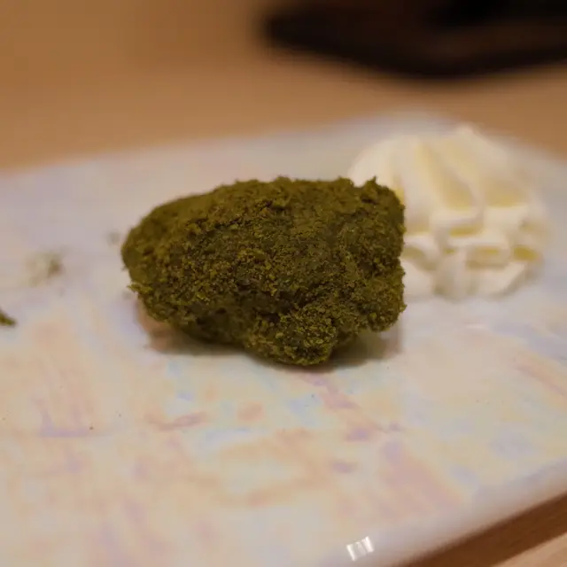 綠茶蕨餅配紅豆蓉白玉丸子