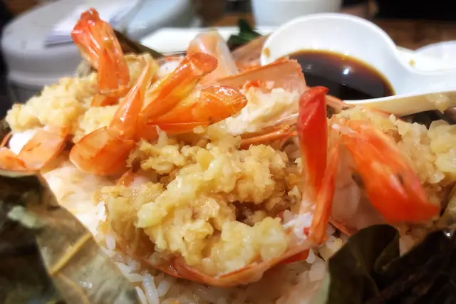 蒜蓉開邊蝦蒸飯