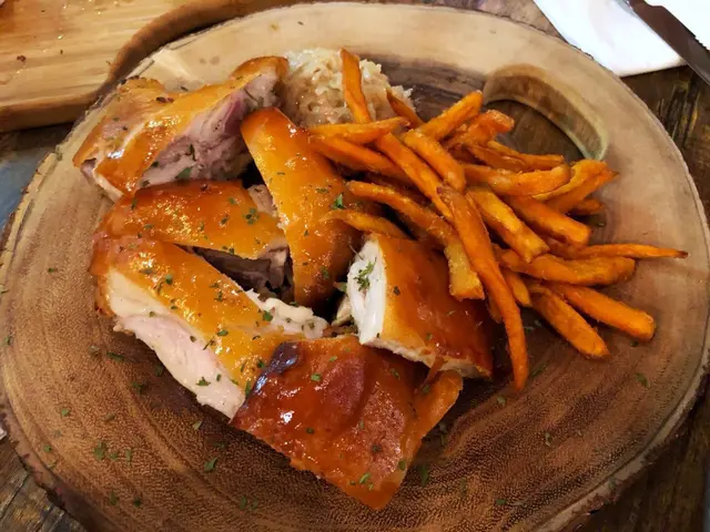 傳統西班牙烤乳豬伴德國酸椰菜