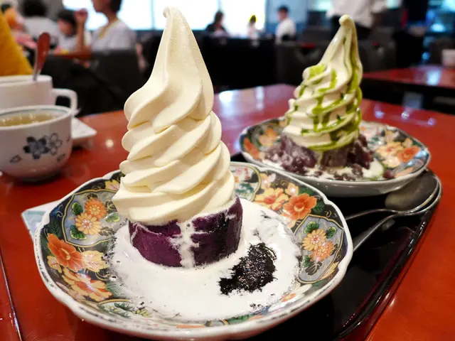 沖繩燒紫蕃薯霜淇淋 (黑芝麻)