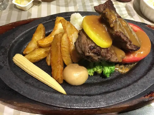 換左一碟之後，可以見到鐵板上面無晒酒可食用，但己經等多左廿分鐘