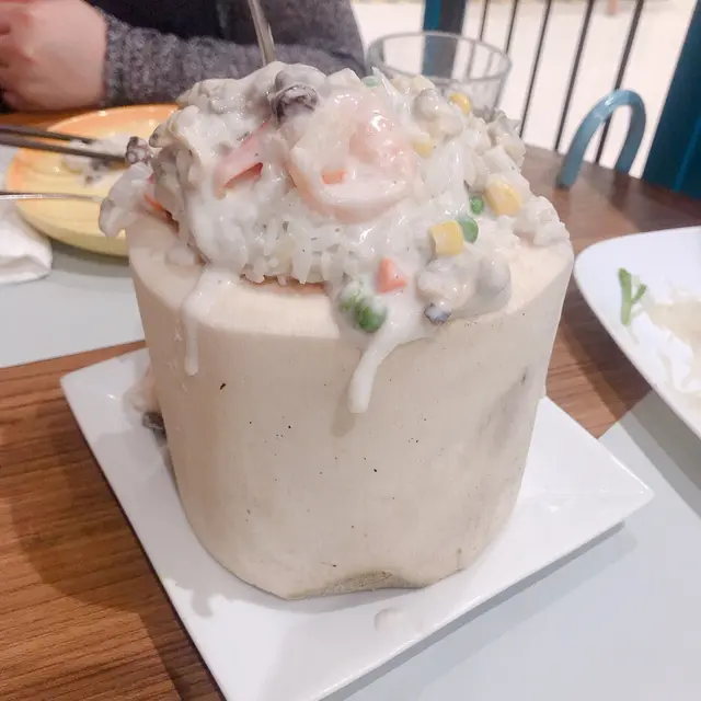 超載椰青焗飯
