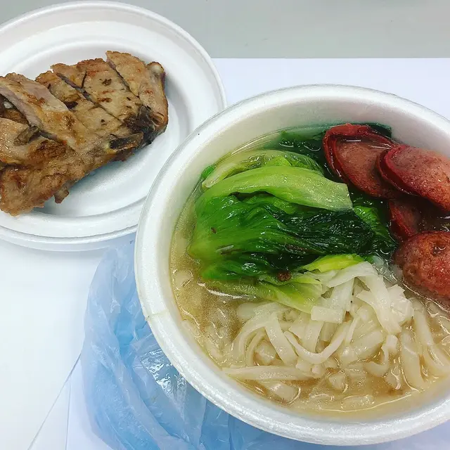 外賣不宜選擇河粉,因為浸湯太久會令河粉斷開