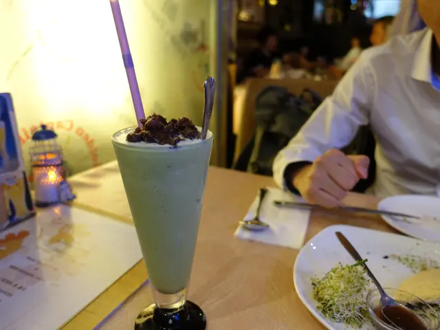 宇治抹茶紅豆奶昔
