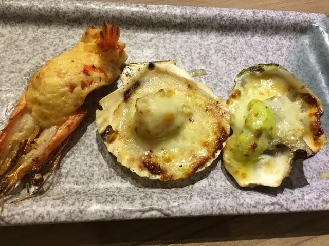 芝士焗虎蝦、芝士焗蠔、忌廉焗帶子