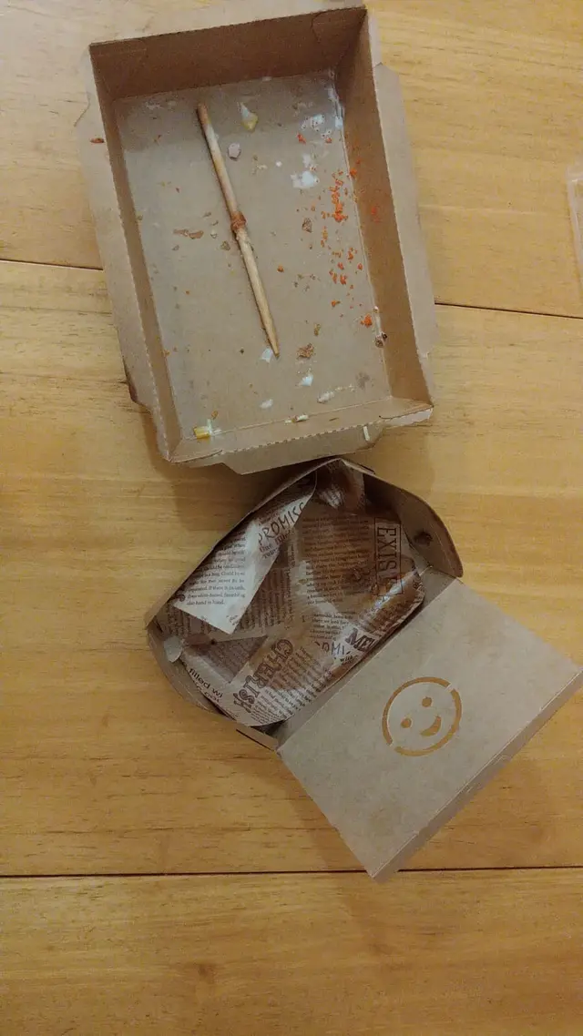 我去隔離鋪買嘢飲,返嚟見到爸爸秒速清曬,唔留俾我呀。嬲