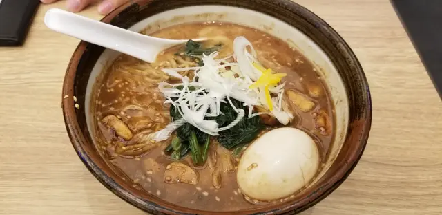 黑蒜熟成濃湯拉麵