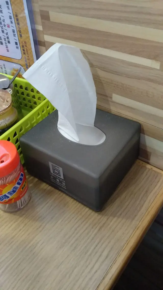 店鋪細心體貼，提供紙巾