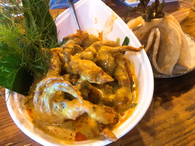 黃咖喱軟殼蟹