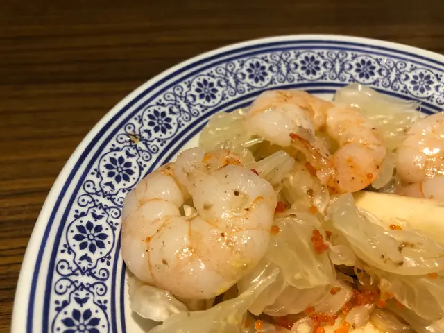 近d一睇就知d蝦幾咁難食！透明到塑膠一樣食落更加冇味！楊州炒飯裏面啲蝦好食過佢！👎🏼👎🏼👎🏼