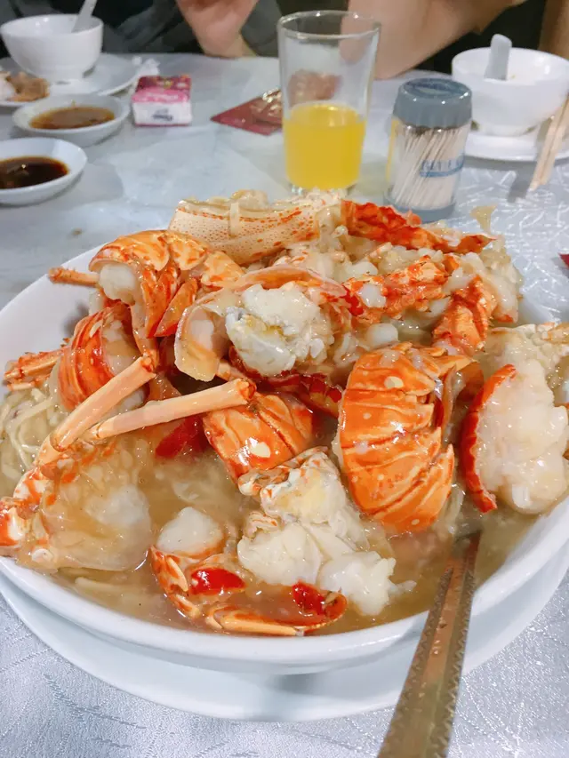 龍蝦配上湯伊麵底