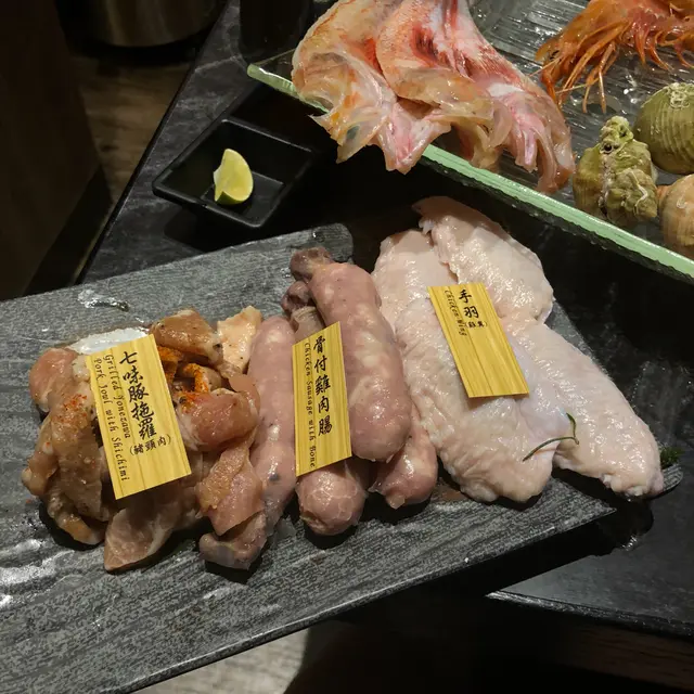 豚肉、雞肉腸、手羽