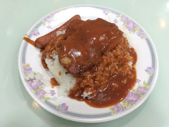 燒汁雞扒腸仔飯