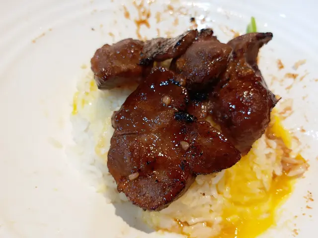 即烤黑毛豬叉燒大碗飯