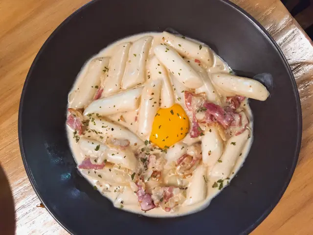 卡邦尼炒韓式年糕