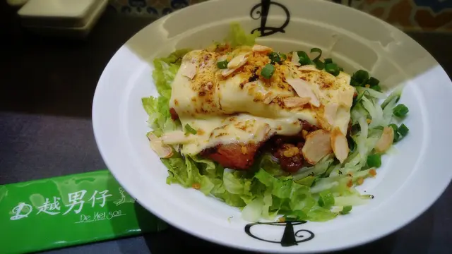 雙層芝士炸醬(牛)豬頸肉撈檬