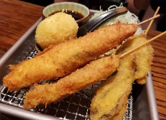 串揚 - 半熟日本玉子、廣島蠔、黑豚柳、雞肉紫蘇卷