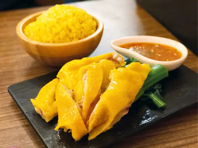 象泰去骨海南雞配油飯 (例牌)
