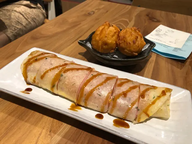 火腿蛋餅+花枝丸