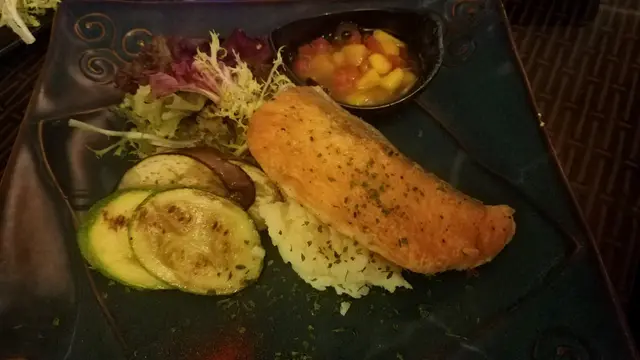 香煎蘇格蘭三文魚扒配芒果莎莎