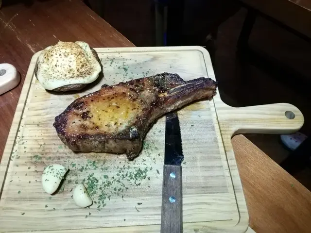 啡蘑用芝士包著溫泉蛋，要一口吃才能嚐到3個味道