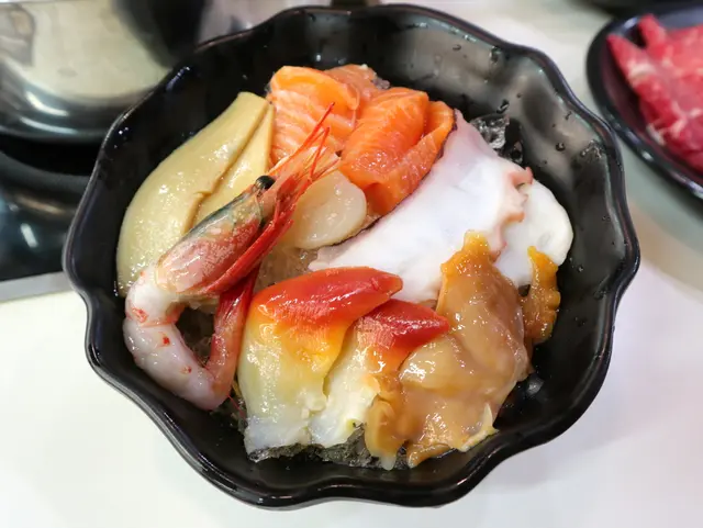 鮑片﹑北寄貝﹑三文魚