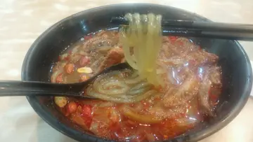 重庆酸辣粉-加猪肠, 鸡翼尖