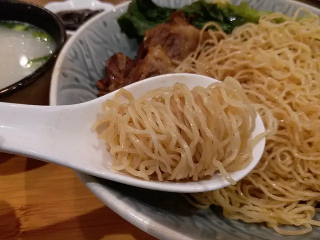 牛爽腩撈麵