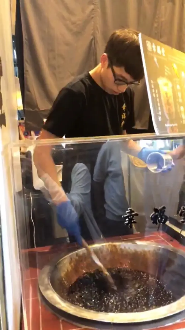 做呢個位好慘 炒到出哂汗🤭