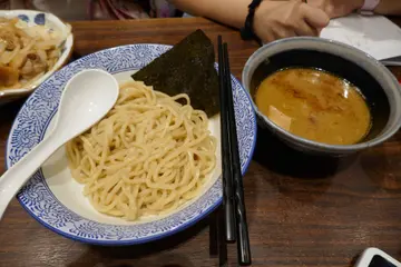 大门沾面