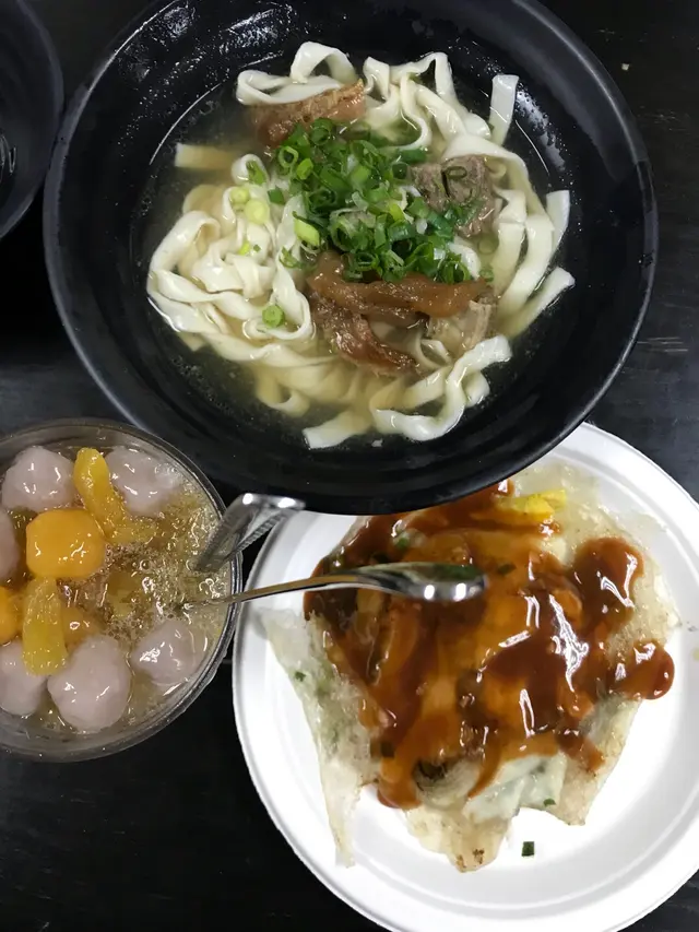 清湯牛肉麵、蚵仔煎