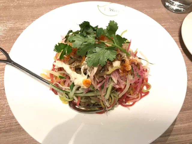 黑麻醬手撕雞四色冷麵