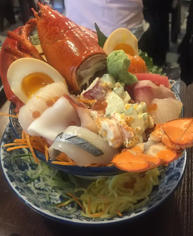 龍蝦刺身雙層爆丼