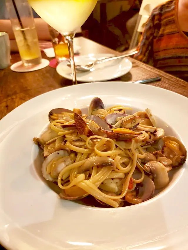 蒜片好香，蜆肉都好新鮮。