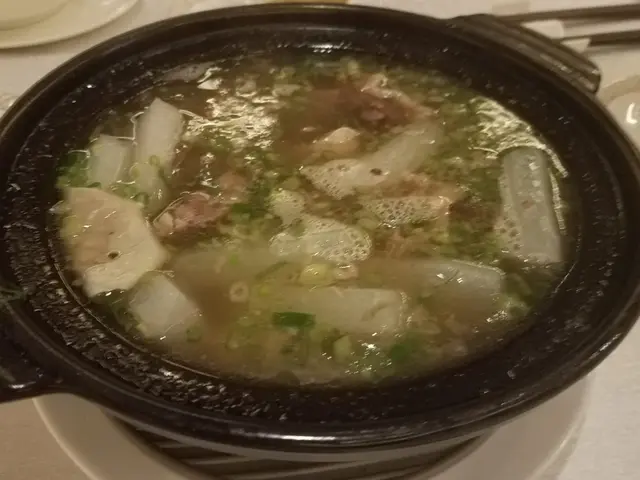 清湯三式牛腩煲