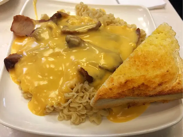 豬頸肉芝士撈丁