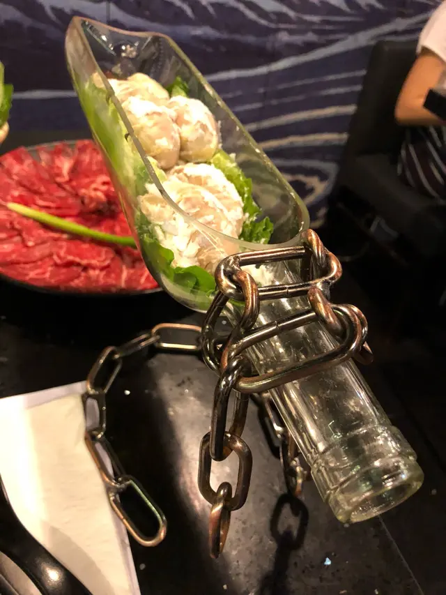 餡太實又咸，蝦無味的