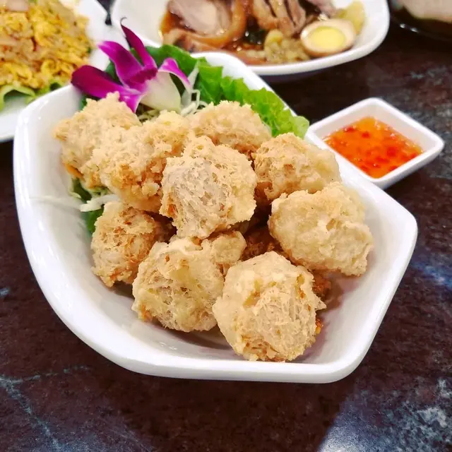 脆炸馬來豆卜釀蝦膠