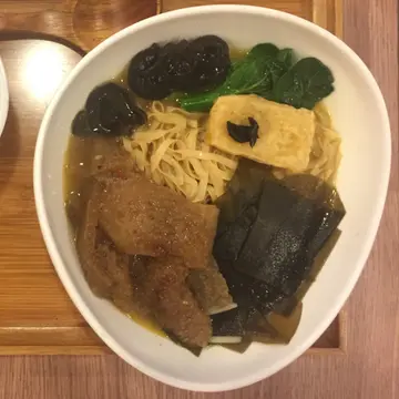 海带、猪皮、香辣冰豆腐配粗面