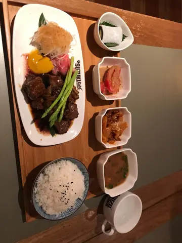 香蒜牛肉粒定食