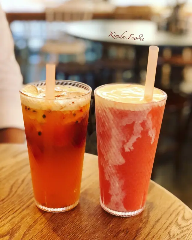 水果烏龍茶  &  起司奶蓋士多啤梨莎莎