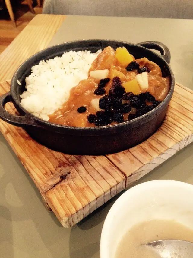 curry  beef  rice;  PS  对面  吉野家  其实  好食过佢